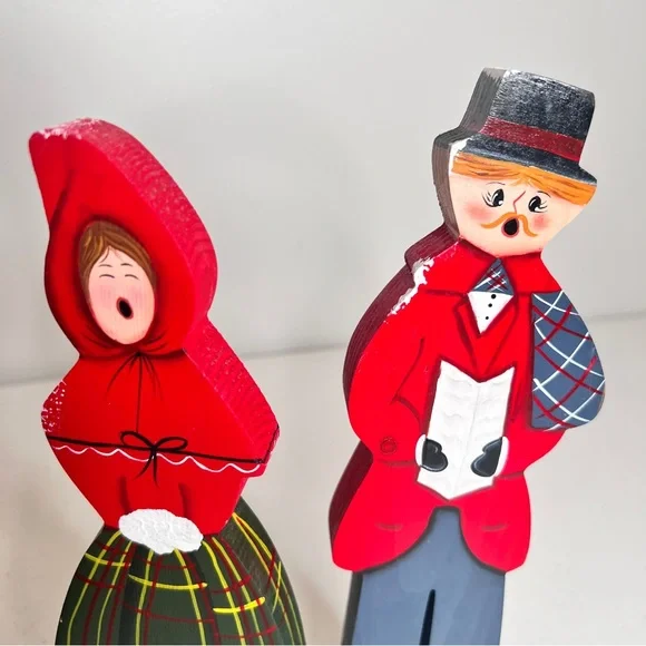 Vintage Christmas Caroling Wooden Victorian Style Figurine Handcrafted Painted - Picture 3 of 10